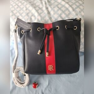 NWT Tommy Hilfiger Black and Red Women's Bag Medium